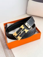 品名： 爱玛仕.Hermes腰带 皮带 原单 型号：挂扣，经典纯钢材质扣头，双面头层牛皮，图片实物拍摄 材料：双面头层牛皮，挂扣系列，纯钢材质扣头，镀钯电镀工艺