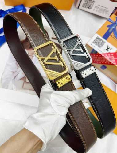 皮带：Lv..路易..威登顶级复刻. 腰带：原单品质百分百头层牛皮，保证真皮。雕花镂空镶钻石设计24K纯钢扣.永不掉色进口原厂小牛皮纹路.油蜡工艺双面两用专柜同