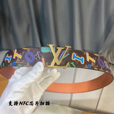 特P180 配全套包装礼盒 驢家新品 寬度40Mm Ss21新品 驢家與Nba聯名合作款 寬度40Cm 全新帆布配有彩色Nba字樣 襯托與顏色相呼應小牛皮 搭配