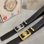 品名：Versace.范思哲 材质：原单牛皮腰带 百分百头层牛皮腰带保证真皮，24K纯钢扣，专柜原单品质、做工精细，时尚大牌，送人自用首选 包装： 请认准如图专