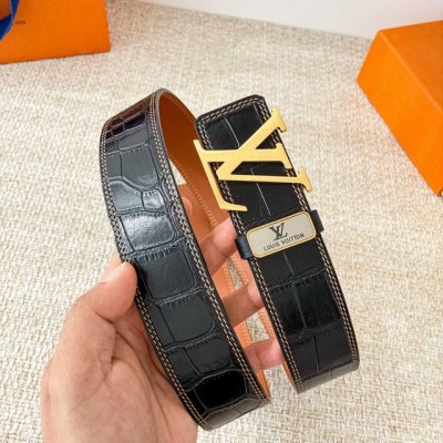 品名： Lv..路易..威登腰带皮带原单 DDD 型号：挂扣，经典纯钢材质挂扣，头层牛皮，图片实物拍摄 DDD 材料：头层牛皮，挂扣系列，纯钢材质扣头，钯镀电镀