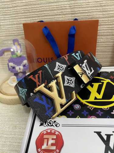 品名：Lv..路易..威登原单 材质：原单牛皮腰带 百分百头层牛皮腰带保证真皮，24K纯钢扣，专柜原单品质、做工精细，时尚大牌，送人自用首选 包装： 请认准如图