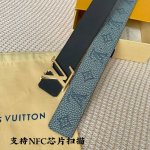 原版包裝 L0Uis Vuitt0N 專櫃最新升級版本 寬度40Mm 原廠水洗纹面壓刻有花型圖案效果 進口柔軟小牛皮底 搭配新型字母搭扣 百搭易襯
