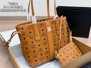 飞机盒 Mcm托特包子母包 包贼好看 任何风格都可以驾驭 质感非常好 绝对首选 爆款 尺寸 ：29 25