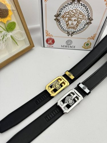 品名：Versace.范思哲 自动带 材质：原单牛皮腰带 百分百头层牛皮腰带保证真皮，24K纯钢扣，专柜原单品质、做工精细，时尚大牌，送人自用首选 包装： 请认