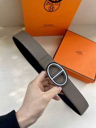 特 HermèS 爱马仕皮带 原单品质 进口头层牛皮 手掌纹搭配黑色平纹底 38Mm宽 搭配官网经典施华洛水晶钻扣 银扣 - 点击图像关闭