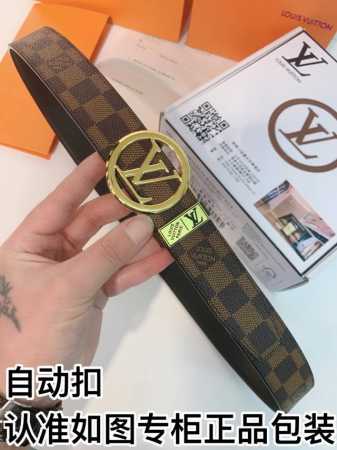 皮带：Lv..路易..威登自动扣 腰带：百分百头层牛皮，保证真皮。24K纯钢扣自动带身专柜同等质量， 送人自用首选 包装： 请认准如图专柜包装，赠送打孔器，银联 - 点击图像关闭