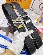 皮带：Lv..路易..威登顶级复刻. 腰带：原单品质百分百头层牛皮，保证真皮。双色间色扣工艺.真空电镀.永不掉色.24K纯钢扣头层小牛皮手掌纹双面可用专柜同等质