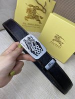 品名：巴宝莉c原单 材质：原单牛皮腰带 百分百头层牛皮腰带保证真皮，24K纯钢扣，专柜原单品质、做工精细，时尚大牌，送人自用首选 包装： 请认准如图专柜包装赠送