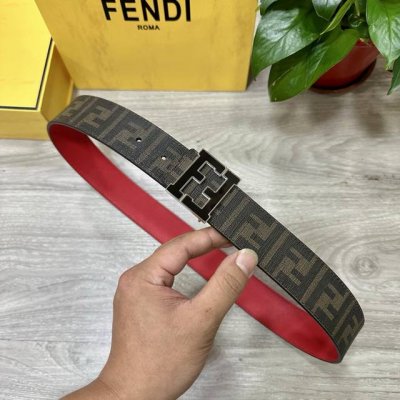 Fendi 芬迪 专柜同款 宽4.0Cm 双环正反用腰带 Ff按钉搭扣 黑色Cuoio Romano皮革材质 反面面料带有烟草黄和黑色Ff图案 黑色珐琅金属饰面
