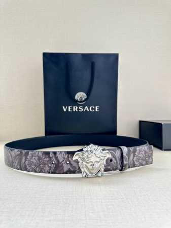 特 宽度3.8Cm Versace 皮带，配有立体La Medusa双面搭扣，一面饰有Barroco印花。 La Medusa搭扣 腰带环 底面料：100%牛皮 - 点击图像关闭