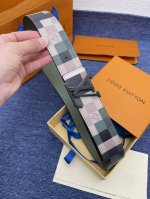 Lv.路易威登 全套包装 原版品质 代工厂货品 40Mm宽度 正品一体铸造五金钢扣，原厂皮料 双面原厂定制面料，区别市场货