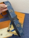 品牌 LV 4.0cm 特 描述 这款饰有LV带扣的腰带配以水牛皮衬里，覆以Monogram 牛皮。展现细腻的品牌特质，是牛仔裤的理想配件 LV字母带扣 Mon