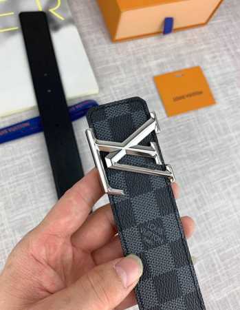 特 ：配全套包装盒 Lv 进口老花面料腰带，宽40毫米，搭配不锈钢原单钢扣，内衬小牛皮。商务服装造型的完美搭配。永恒经典，与正品零差距。 - 点击图像关闭