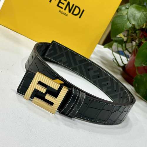 特 Fendi芬迪专柜同款 宽4.0Cm 双环正反用腰带 Ff按钉搭扣 黑色Cuoio Romano皮革材质 反面面料带有烟草黄和黑色Ff图案 四方金属饰面 时