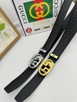 品名：古奇.Gu...Ci 自动带 材质：原单牛皮腰带 专柜原单品质、做工精细，时尚大牌，送人自用首选 包装： 请认准如图专柜包装赠送打孔器手提袋专柜礼盒宽度3