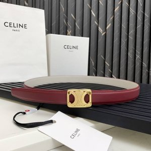 Taurillon皮革和天然牛皮革中号Triomphe造型装饰双面腰带 宽度1英寸 2.5厘米 Framed Triomphe搭扣 双面腰带 编号：45Biz3