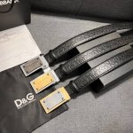 Dg，宽3.5Cm Dolce&Gabbana 全新小牛皮腰带，干练摩登配饰，缀以缎纹金色电镀金属细节。 小牛皮腰带，缀以缎纹金色电镀金属细节：