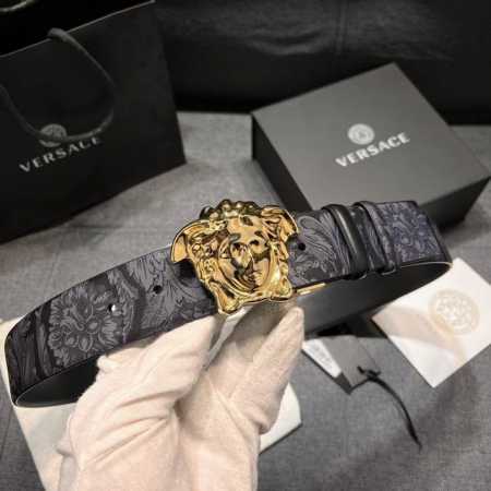 范思哲，宽4.0Cm，原单精品，3D美杜莎腰带扣-Barocco印花-材质，头层牛皮，此款光滑的Saffiano皮革腰带饰有Barocco印花。配有带3D美杜莎 - 点击图像关闭