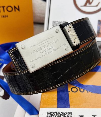 皮带：Lv..路易..威登顶级复刻- 腰带：原单品质百分百进口原厂头层牛皮，保证真皮。喷漆烤漆-哑光雾面设计.真空电镀.永不掉色.24K纯钢扣鳄鱼皮纹路双面可用