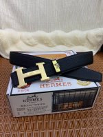 品名：爱马仕.Hermès 原单 材质：原单牛皮腰带 百分百头层牛皮腰带保证真皮，24K纯钢扣，专柜原单品质、做工精细，时尚大牌，送人自用首选包装： 请认准如图