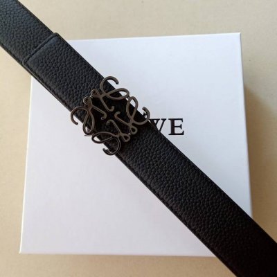 品牌:罗意威 价格:特 尺寸:带宽32Mm 正品尺寸 五金材质:专柜精品扣，真空电镀，工艺精细 带身材质:天然头层牛皮，质感十足，手感柔软。时尚个性，经典百搭！