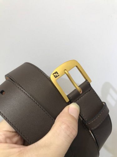 F家 新版本 特 宽35Mm F标志造型皮带，支持Nfc针扣式钢环带扣，进口亮光小牛皮搭配树膏制成，镀金表面金属制品，原版细节走线，品质保证，细节，非市场通货！