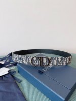 高端品质，实物拍摄 批 配全套礼盒 ：品牌：DIOR 迪奥原厂皮料，奶昔白帆布 灰色牛皮 品质毋庸置疑 没有更好 只有最好 尺寸3.5厘米