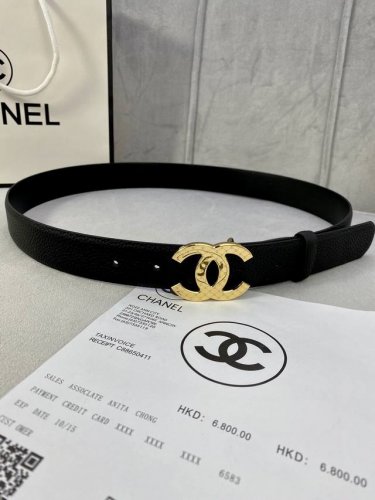 宽度3.0Cm Chanel 香奈儿 荔枝纹牛皮 金 银色花纹金属钢扣。