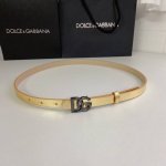 D&G 杜嘉 班纳双面小牛皮腰带，缀以电镀金属 Dg 徽标搭扣。简约百搭，精品宽度1.5Cm，