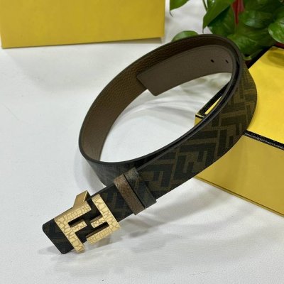 Fendi芬迪专柜同款 宽4.0Cm 双环正反用腰带 Ff按钉搭扣 棕色Cuoio Romano皮革材质 反面面料带有烟草黄和黑色Ff图案 四方金属饰面 时尚经