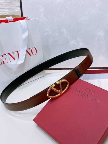 特 VALENTINO GARAVANI VLOGO SIGNATURE 可双面佩戴水钻 亮面小牛皮腰带 -VLOGO SIGNATURE搭扣，饰以施华洛世奇钻