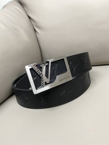 Lv 路易威登 4.0宽度 原单工厂P销售进口小牛皮制作 精致优雅高贵 细节设计风格展现 纯钢五金材料 细致处理纯手工定制 4D压印彰显个性十足