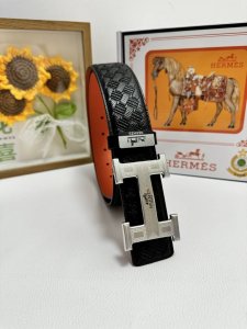 品名：爱马仕.HermèS 原单 材质：原单牛皮腰带 百分百头层牛皮腰带保证真皮，24K纯钢扣，专柜原单品质、做工精细，时尚大牌，送人自用首选 包装： 请认准如