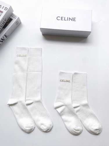 配包装 一盒2 双 Celine 赛琳 经典字母Logo 纯棉中筒袜 小腿袜 Ins爆款！专柜在售Ing 好看到爆炸 ！超高品质！经典不过时！潮人必不能少的专柜
