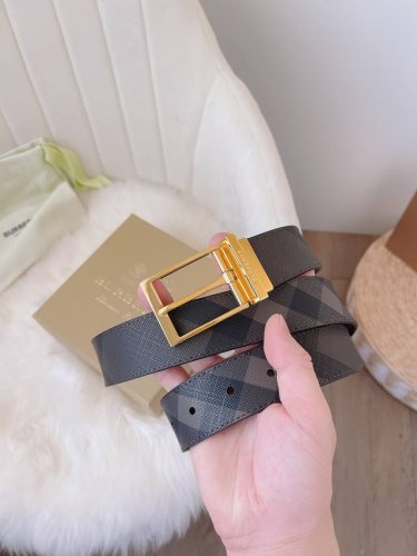 Burberry.巴宝莉 全套包装 精品旋转五金扣 宽度35Mm 搭配原版皮带 对版 款式休闲易搭配服饰 带身可双面用