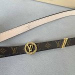原版包裝 驢家女士腰帶 寬度2Cm 全新風格定制面料襯托細膩的進口磨砂小牛皮 皮帶末端有金色金屬花卉點綴 花卉正面視有Logo鋼印標識 搭配新款字母搭扣 經典百