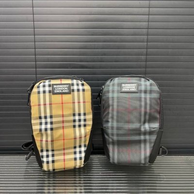 Burberry 巴宝莉 帆布格子印花胸包 斜挎单肩包 实物拍摄 原厂原版面料 配送防尘袋28 X 17Cm。