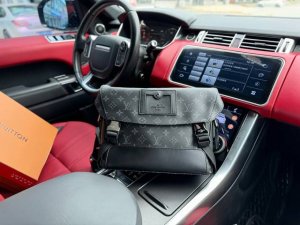 芯片版高端货 新款 “Louis Vuitton”Lv单肩包 路易威登邮差包 M40511。Louis Vuitton Voyager系列 经典老花满印 涂层帆