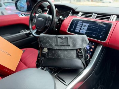 芯片版高端货 新款 “Louis Vuitton”Lv单肩包 路易威登邮差包 M40511。Louis Vuitton Voyager系列 经典老花满印 涂层帆