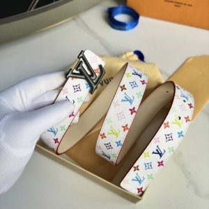 原版包裝 驢家女士腰帶 寬度3Cm 聯名小花系列 全新風格定制帆布面料襯托細膩的進口彩色小牛皮 搭配新款字母搭扣 經典百搭款