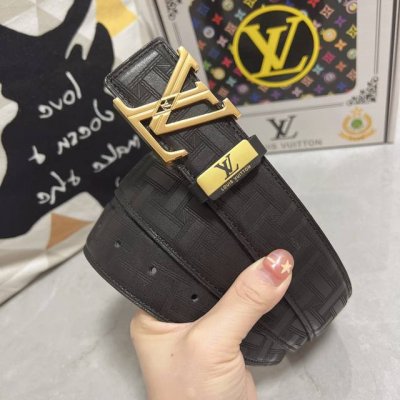 品名：Lv..路易..威登原单 材质：原单牛皮腰带 百分百头层牛皮腰带保证真皮，24K纯钢扣，专柜原单品质、做工精细，时尚大牌，送人自用首选 包装： 请认准如图