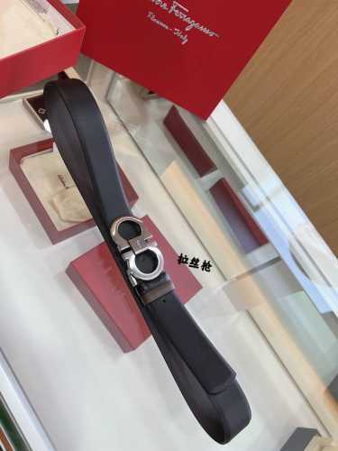 好物集合 Salvatore Ferragamo菲拉格慕男士3.5Cm精致专柜版型双圈马蹄金属扣，头层牛皮双面用百搭大气单品。6524