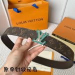 特 寬：40Mm 驢家新品 寬度40Mm 驢家ss24早春新品腰帶系列 意大利原廠皮料 扣頭採用雙拼視覺效果工藝 全方位精打細磨 精密度厚金電鍍 雙面用