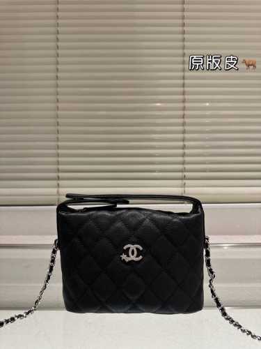 复刻版 鱼子纹 Chanel饭盒｜饭盒银色星星 让我看看你的夏日小可爱 Chanel25C白色饭盒包 集清新可爱为一体