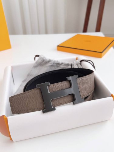 特 爱马仕 高端品质 宽度3.8Cm正品规格 双面进口Ep掌纹小牛皮 精细的做工，高品质的质量。 扣头：精钢扣 多种款式可以选择