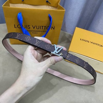 寬：20Mm 驢家新品 Ss22特別限定女士腰帶 寬度2Cm 訂製經典料襯托柔軟小牛皮底 全新開模標誌性搭扣 多色選