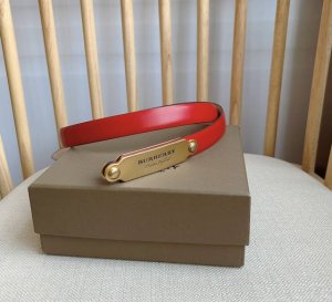 Burberry 巴宝莉 专柜同款 原厂进口牛皮窄版腰带 宽:2.0Cm 精品纯铜女饰牌搭扣 女士首选夏天搭配牛仔裤休闲裤超美 时尚百搭