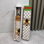 Gucci 古驰 小蜜蜂 夏季新款 折叠晴雨伞 黑色涂层防晒有效阻隔紫外线99%，Upf 50 所以能起到伞下体感降温的效果！ 有效隔热，高效防晒 一把搞定，超