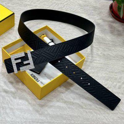fendl 芬迪 专柜同款 宽40Mm双面原版小牛皮 搭配单钌钯满钻扣 完美的手感.油边 出众的设计.风格 高贵奢华 时尚大方 高清实拍 货真价实 品质保证